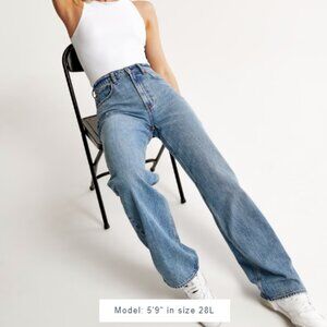 Abercrombie High Rise Loose Jean (27 Short)